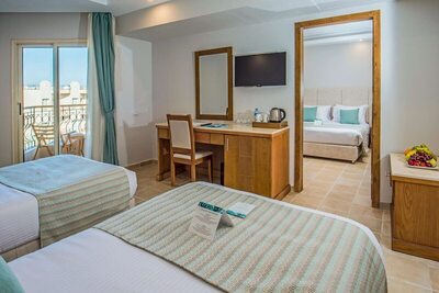 Sunrise Aqua Joy Resort - Mega Family Room