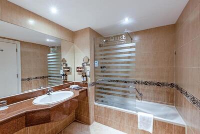 Sunrise Garden Beach Resort - Superior Room Garden Or Pool View - Garden View