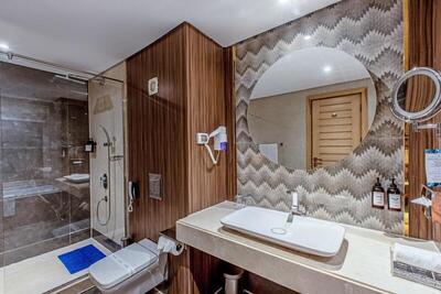 Sunrise Garden Beach Resort - Junior Suite