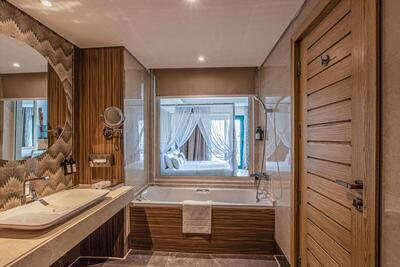 Sunrise Garden Beach Resort - Junior Suite