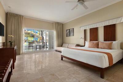Sunscape Coco Punta Cana - Sun Club Junior Suite Pool View King