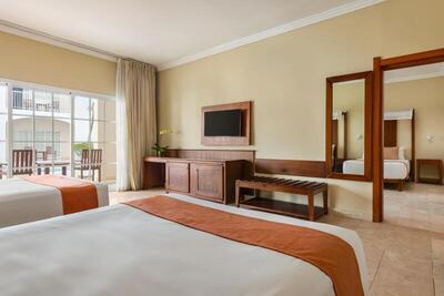 Sunscape Coco Punta Cana - Sun Club Deluxe Family Room
