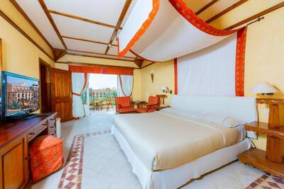 The Grand Resort - Family Room