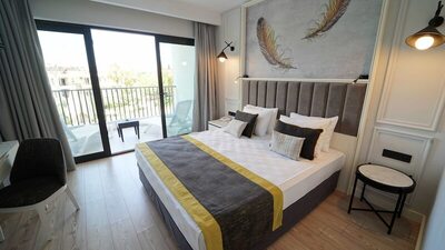 The Raga Side - Adults Only - Standard Room, Partial Sea View