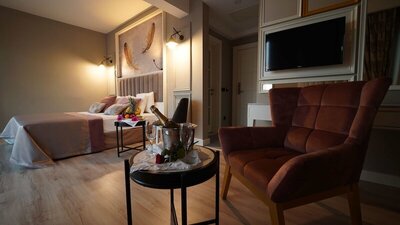 The Raga Side - Adults Only - Suite