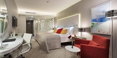 The Sense Deluxe - Room, Pool Access
