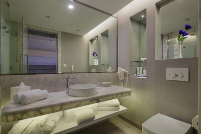 The Sense Deluxe - Room, Pool Access