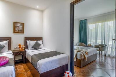 Three Corners Sea Beach Resort - Comfort Family Room