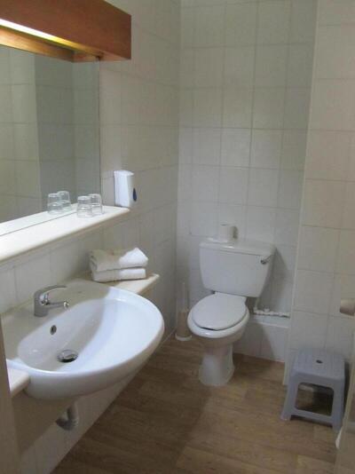 Topaz Hotel - Twin Room