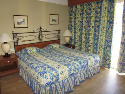 Topaz Hotel - Twin Room