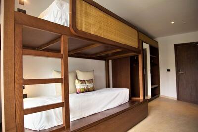 Tropical Deluxe Princess - Family Room