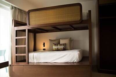 Tropical Deluxe Princess - Family Room