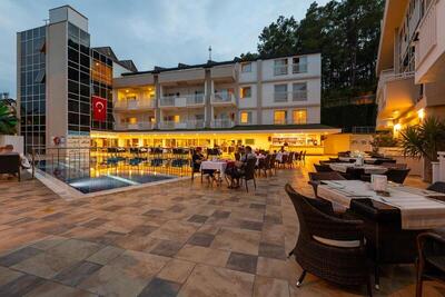 Viking Express Hotel - Double Room With Balcony (2 Adults + 1 Child)