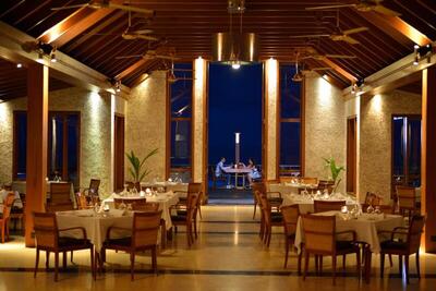 Villa Nautica Paradise Island Resort, Северен Мале Атол, Малдиви