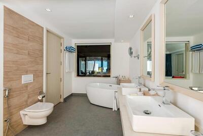 Villa Nautica Paradise Island Resort - Sunset Beach Pool Villa - Sunset View