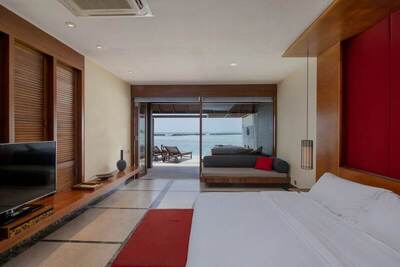 Villa Nautica Paradise Island Resort - Superior Suite, 1 Double Bed with Sofa bed (Water Villa with Whirlpool)