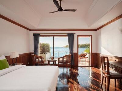 Villa Park Sun Island Resort - Sunset Water Villa - Sunset View