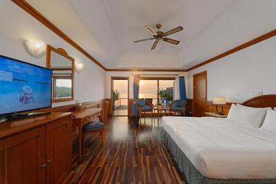 Villa Park Sun Island Resort - Sunset Water Villa - Sunset View