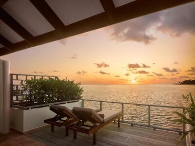 Villa Park Sun Island Resort - Sunset Water Villa - Sunset View