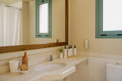 Village Heights Resort - Junior Suite with Kitchenette