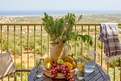 Village Heights Resort - Family Suite with Kitchenette