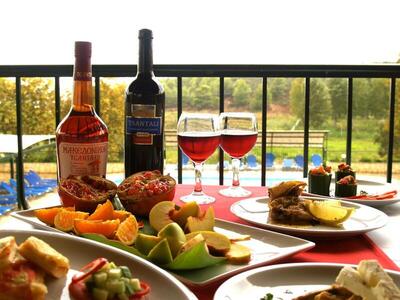 Village Mare, Метаморфози, Гърция