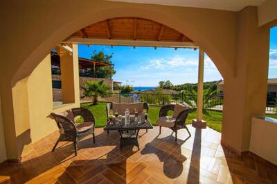 Village Mare - Deluxe Double Room (2 Adults + 1 Child)