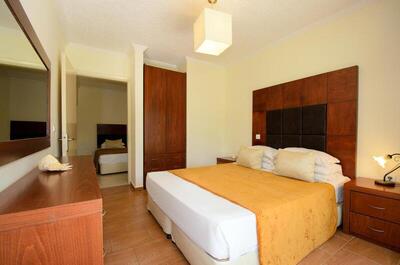 Village Mare, Метаморфози, Гърция