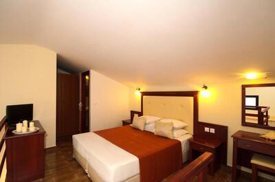 Village Mare - Apartment - Split Level (3 Adults + 2 Children)