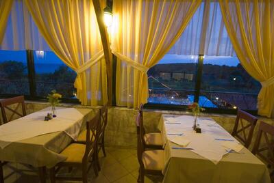 Village Mare, Метаморфози, Гърция