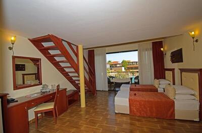 Village Mare - Apartment - Split Level (4 Adults + 1 Child)