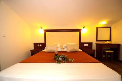 Village Mare - Apartment - Split Level (3 Adults + 2 Children)