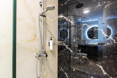 Village Mare, Метаморфози, Гърция