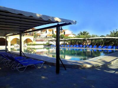 Village Mare, Метаморфози, Гърция