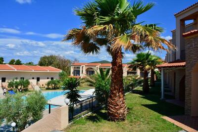 Village Mare, Метаморфози, Гърция