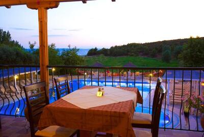 Village Mare, Метаморфози, Гърция