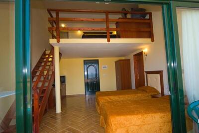 Village Mare - Apartment - Split Level (4 Adults + 1 Child)