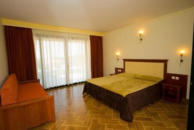 Village Mare - Deluxe Double Room (2 Adults + 1 Child)
