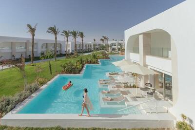 White Hills Resort - Deluxe Swim-Up Room