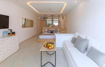 White Hills Resort - Deluxe Swim-Up Room