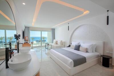 White Hills Resort - Junior Jacuzzi Suite -Posh Club