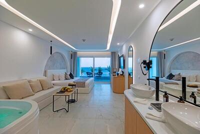 White Hills Resort - Deluxe Jacuzzi Room