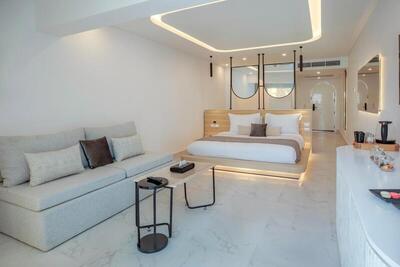 White Hills Resort - Deluxe Swim-Up Room