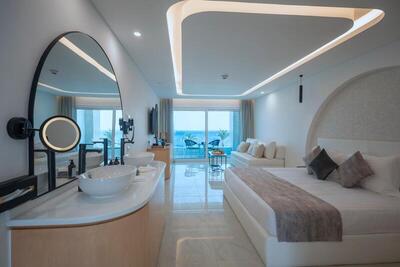 White Hills Resort - Junior Jacuzzi Suite -Posh Club