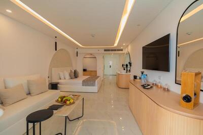 White Hills Resort - Junior Jacuzzi Suite -Posh Club