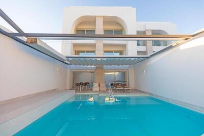White Hills Resort - Executive Pool Suite- Posh Club