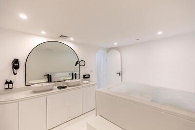 White Hills Resort - Royal Suite- Posh Club