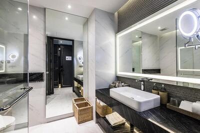 Wyndham Grand Nai Harn Beach Phuket - Deluxe King Room with Pool View - Non-Smoking