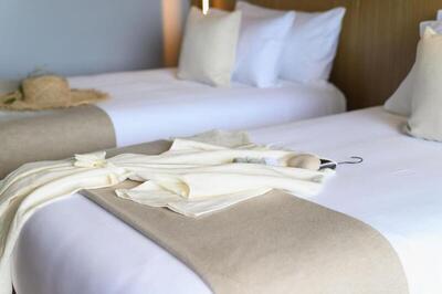 Wyndham Grand Nai Harn Beach Phuket - Deluxe Twin Room with Lagoon View - Non-Smoking