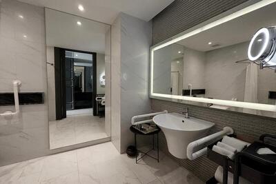 Wyndham Grand Nai Harn Beach Phuket - Deluxe King Room - Mobility Access/Non-Smoking